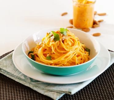 Spaghettini-Chili-Mandel-Pesto.jpg